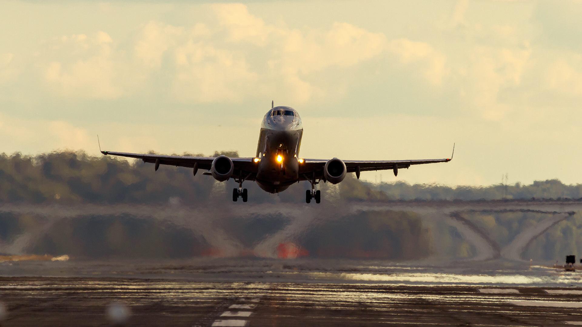 Shutterstock photo of a plane 