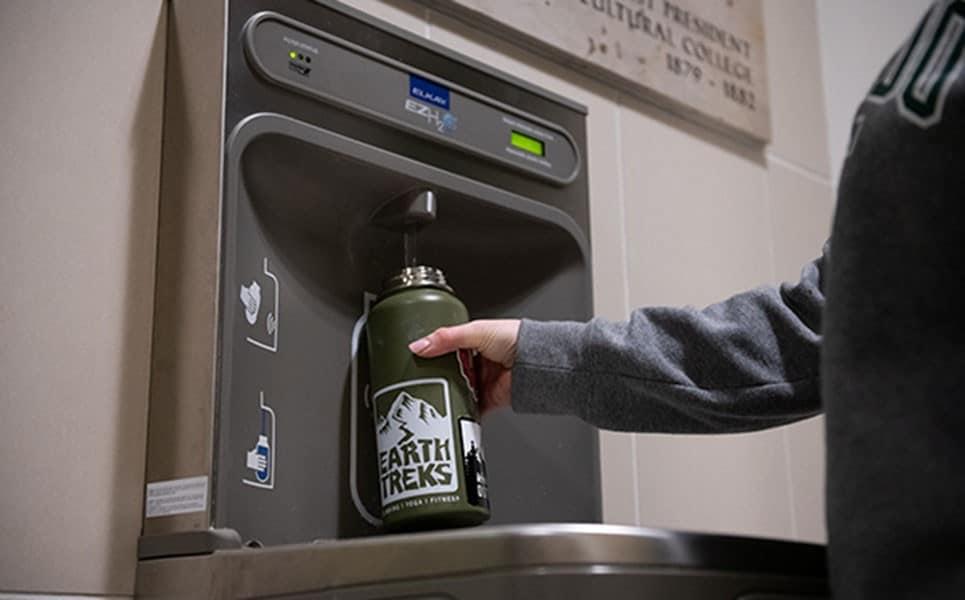 Water bottling filling