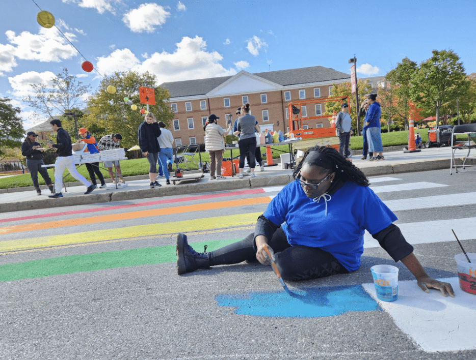 Volunteers chalking