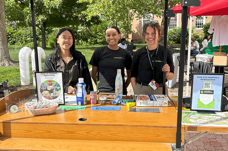 Students at a SustainableUMD Stand